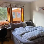 Marikollen, Spacious Appartment With Sunny Veranda