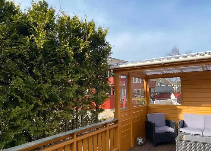 Marikollen, Spacious Appartment With Sunny Veranda