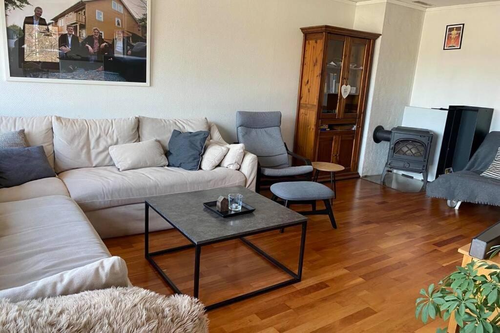 Marikollen, Spacious With Sunny Veranda Apartment